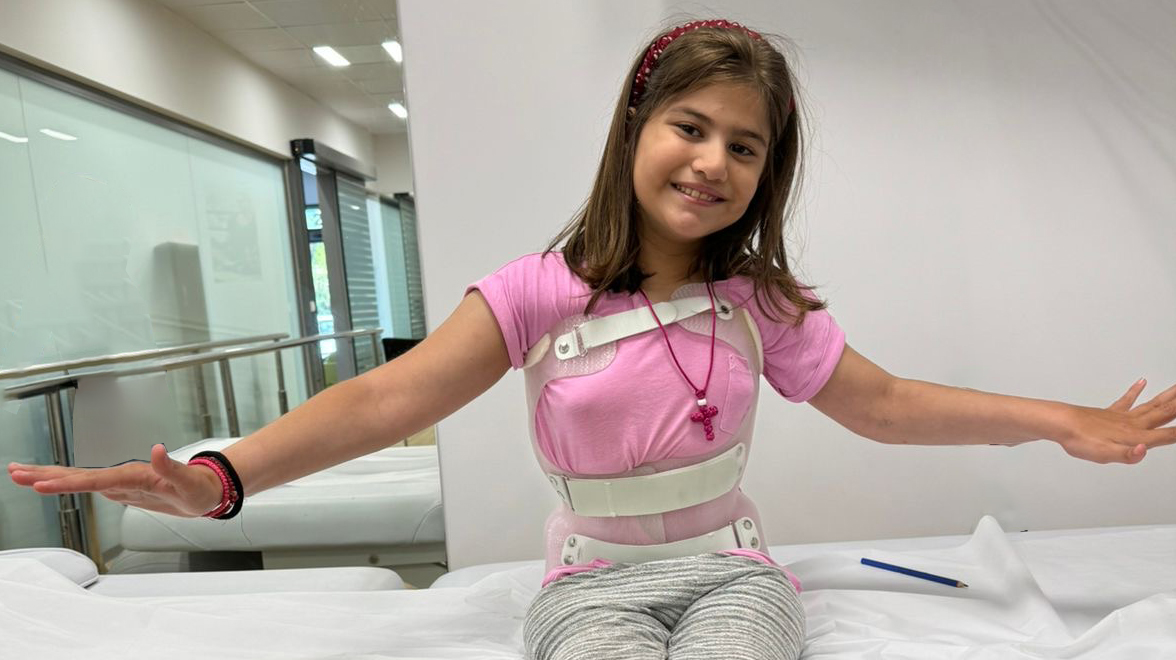 Soft-corset-patient-girl