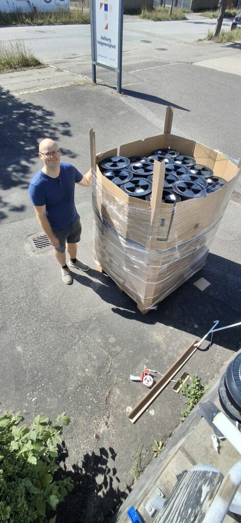 Empty spools