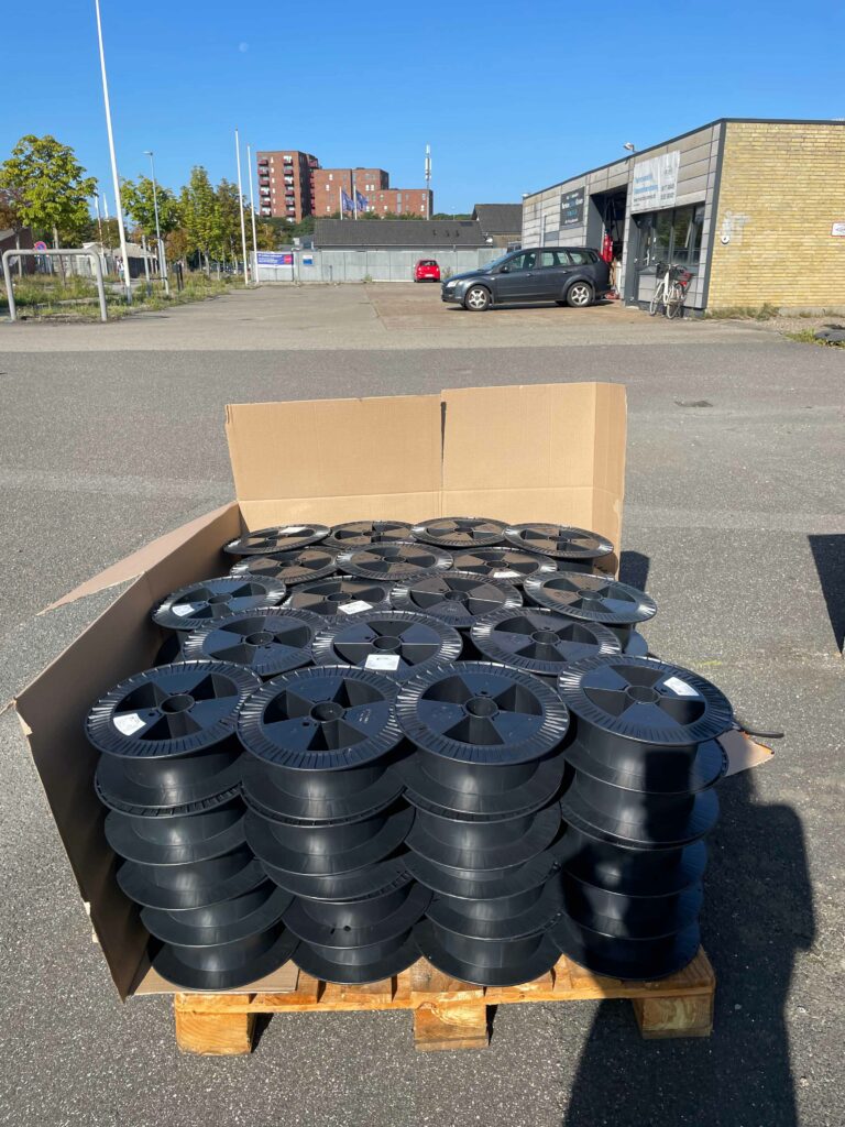 Empty spools