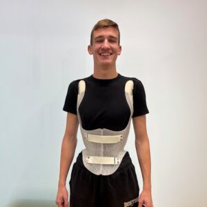 Kyphosis corset