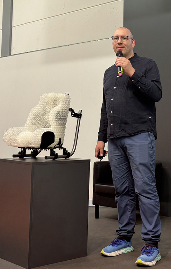 Jan Warnke presenting